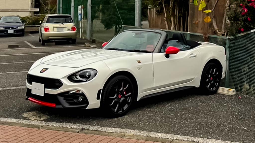 アバルト124スパイダー（ABARTH アバルト）をレンタル【9時間